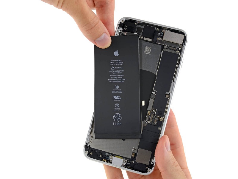 Thay pin Iphone 8 Plus - Sua chua dien thoai Minh Phat Mobile HCM - Bac Lieu 0979150456 web https://minhphatmobile.vn