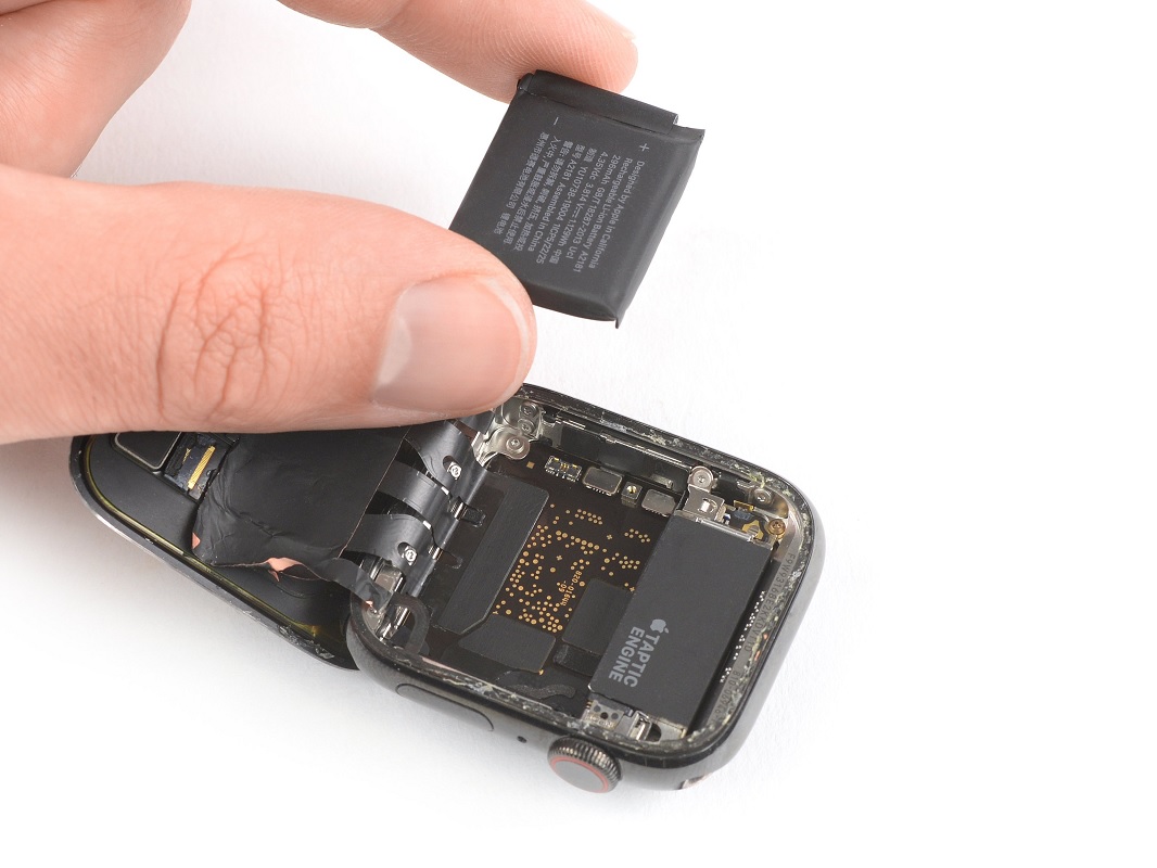 Thay pin Apple Watch Series 5 - Sua chua dien thoai Minh Phat Mobile HCM - Bac Lieu 0979150456 web https://minhphatmobile.vn