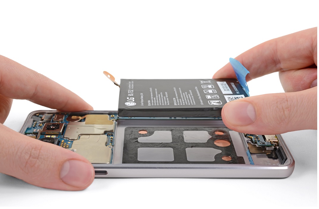 Thay pin LG G6 - Sua chua dien thoai Minh Phat Mobile HCM - Bac Lieu 0979150456 web https://minhphatmobile.vn