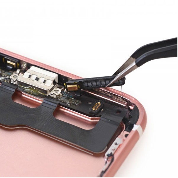 Thay mic Iphone 7 - Sua chua dien thoai Minh Phat Mobile HCM - Bac Lieu 0979150456 web https://minhphatmobile.vn