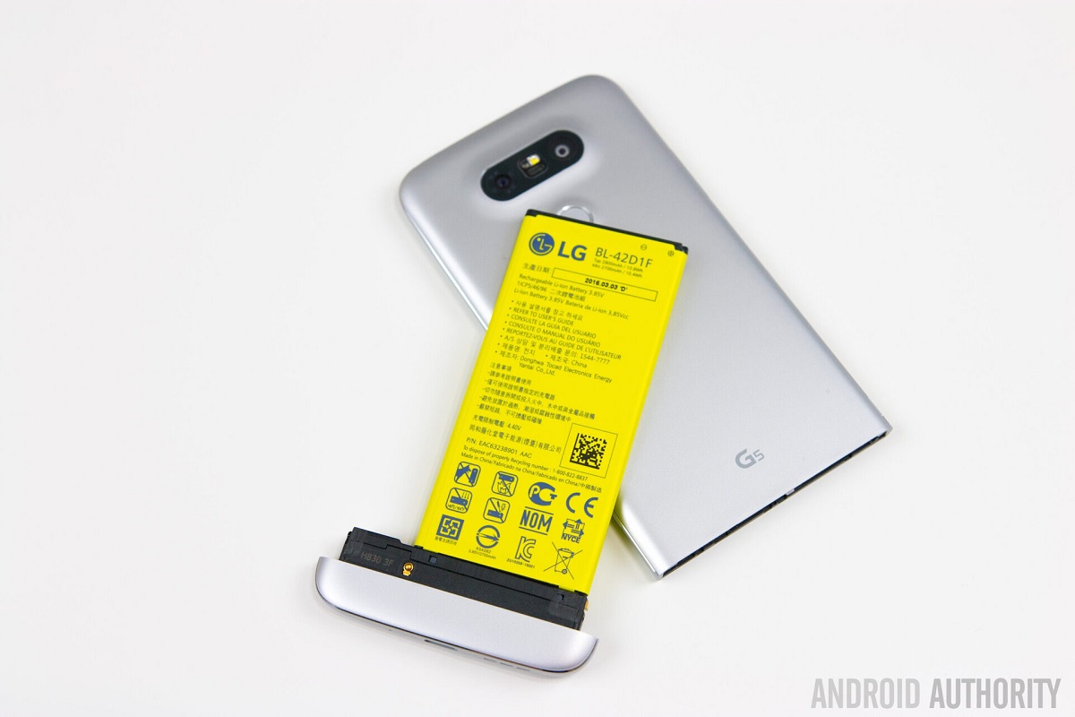Thay pin LG G5 - Sua chua dien thoai Minh Phat Mobile HCM - Bac Lieu 0979150456 web https://minhphatmobile.vn