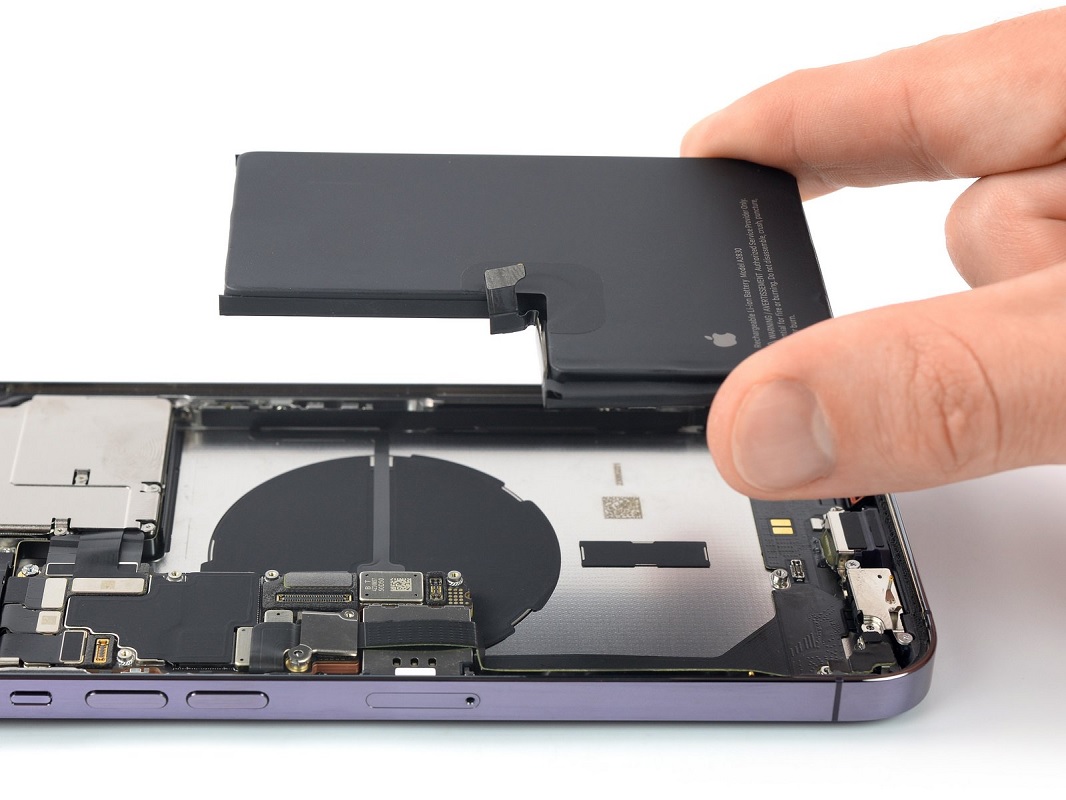 Thay pin Iphone 14 Pro Max - Sua chua dien thoai Minh Phat Mobile HCM - Bac Lieu 0979150456 web https://minhphatmobile.vn