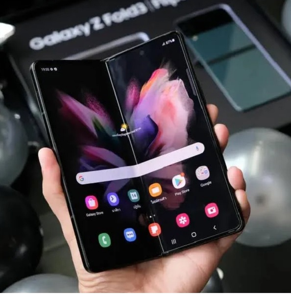 Thay màn hình chính Samsung Z Fold 3-Sua chua dien thoai Minh Phat Mobile HCM - Bac Lieu 0979150456 web https://minhphatmobile.vn