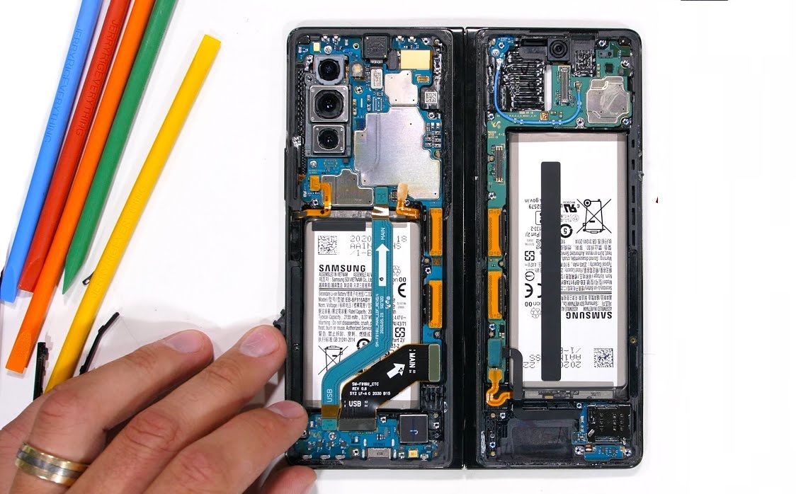 Thay cáp gập sườn sửa lỗi wifi SamSung Z Fold 1 - Sua chua dien thoai Minh Phat Mobile HCM - Bac Lieu 0979150456 web https://minhphatmobile.vn