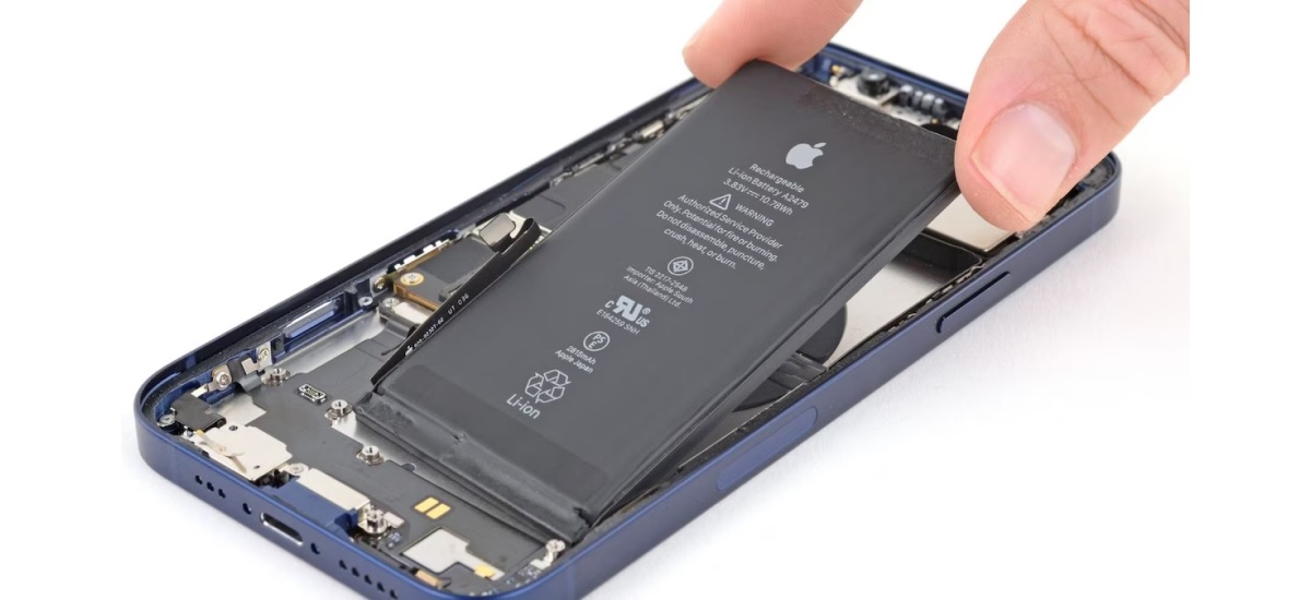Thay pin điện thoại Iphone 15 plus - Sua chua dien thoai Minh Phat Mobile HCM - Bac Lieu 0979150456 web https://minhphatmobile.vn