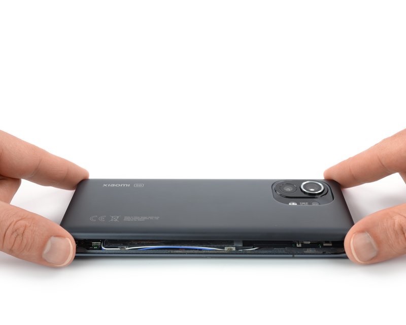 Thay lưng nắp sau Xiaomi Mi 11 - Sua chua dien thoai Minh Phat Mobile HCM - Bac Lieu 0979150456 web https://minhphatmobile.vn
